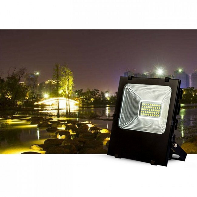 Projecteur LED 300 Watt - Blanc Froid 6400K - Étanche IP65